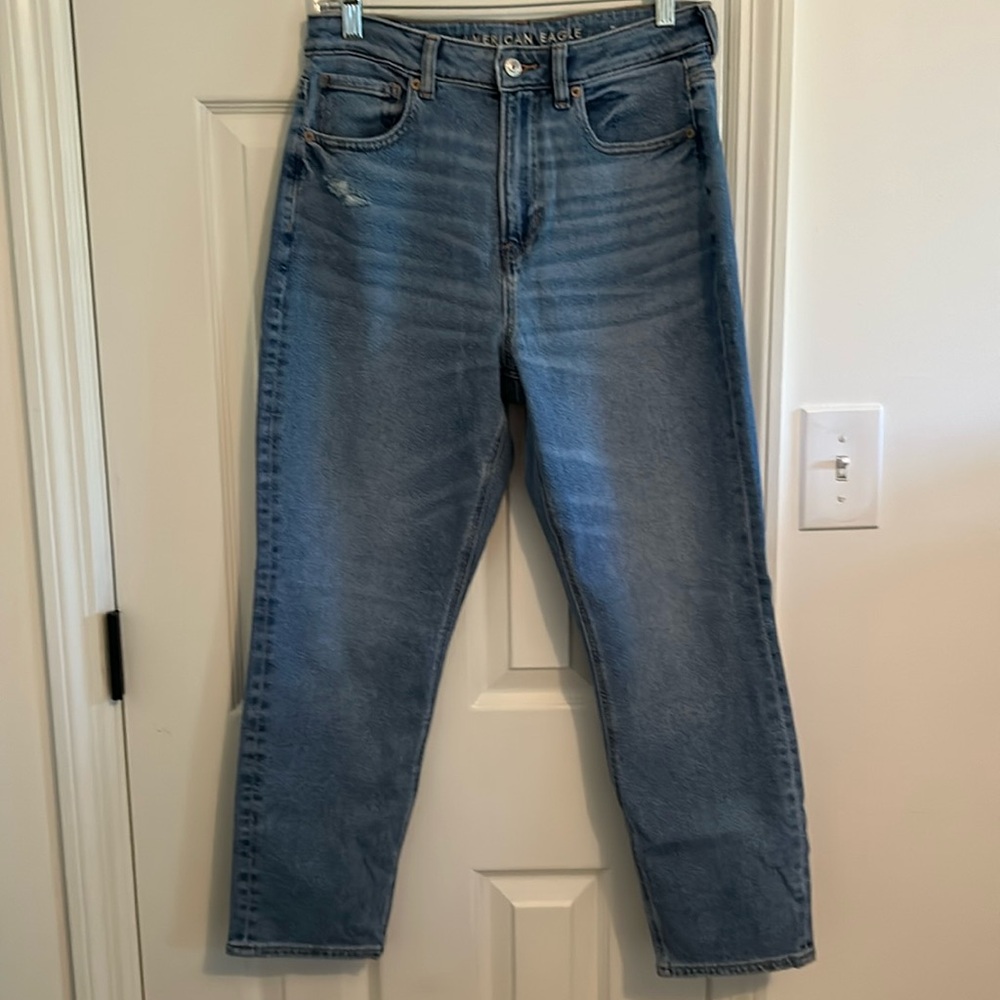 NWT- American Eagle Mom Jean Size 8 short